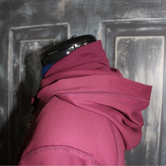 Lululemon Define On The Move Womens Red Merlot full zip hooded Jacket - Picture 5 of 13